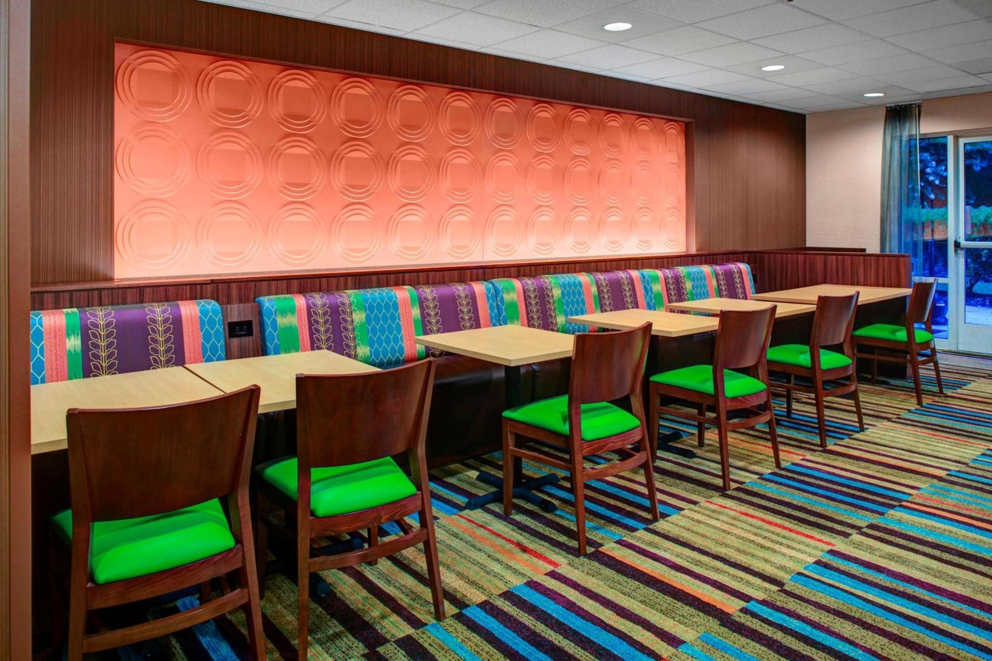 Fairfield Inn And Suites By Marriott Emporia I-95 Екстериор снимка
