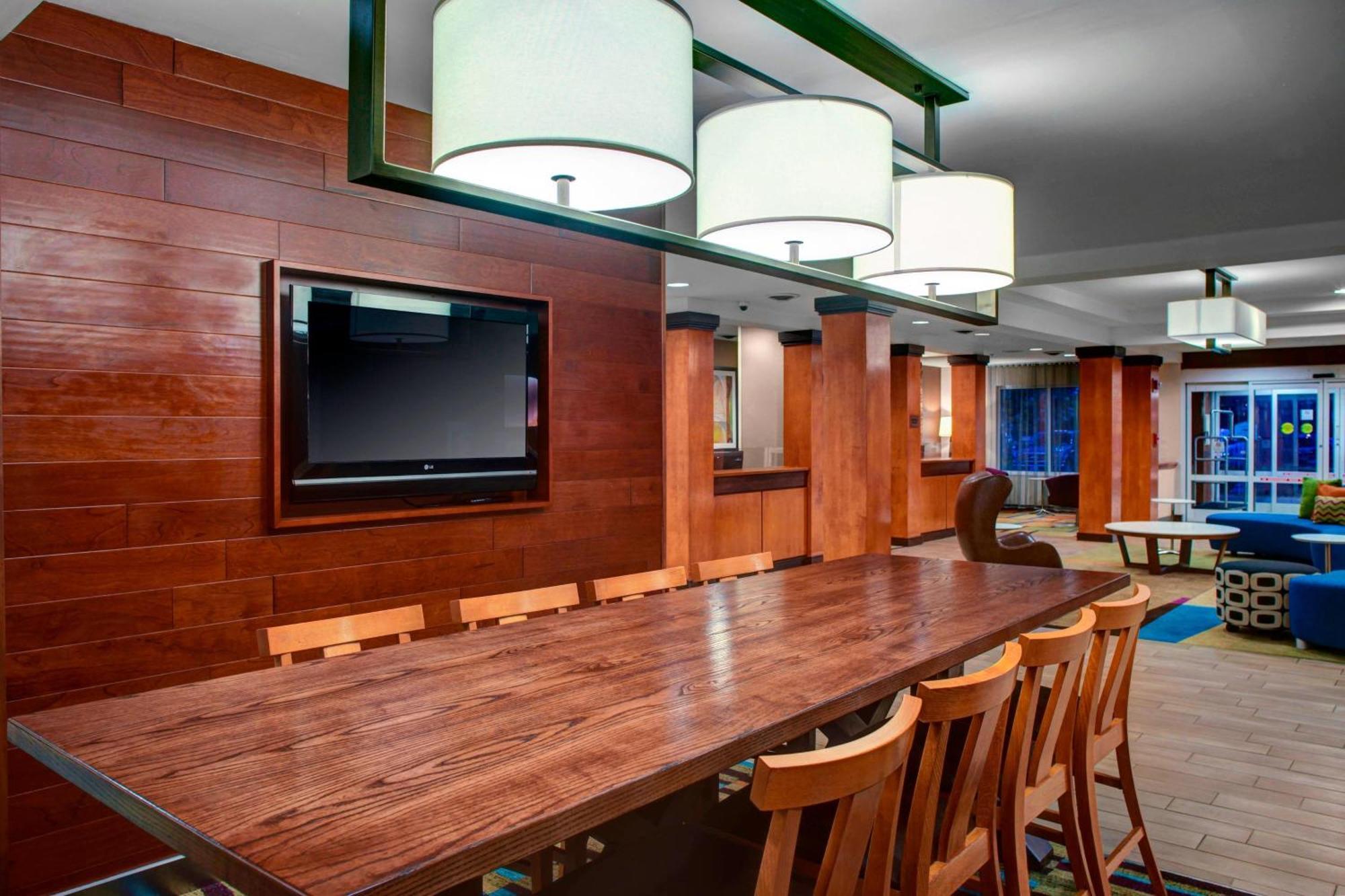 Fairfield Inn And Suites By Marriott Emporia I-95 Екстериор снимка