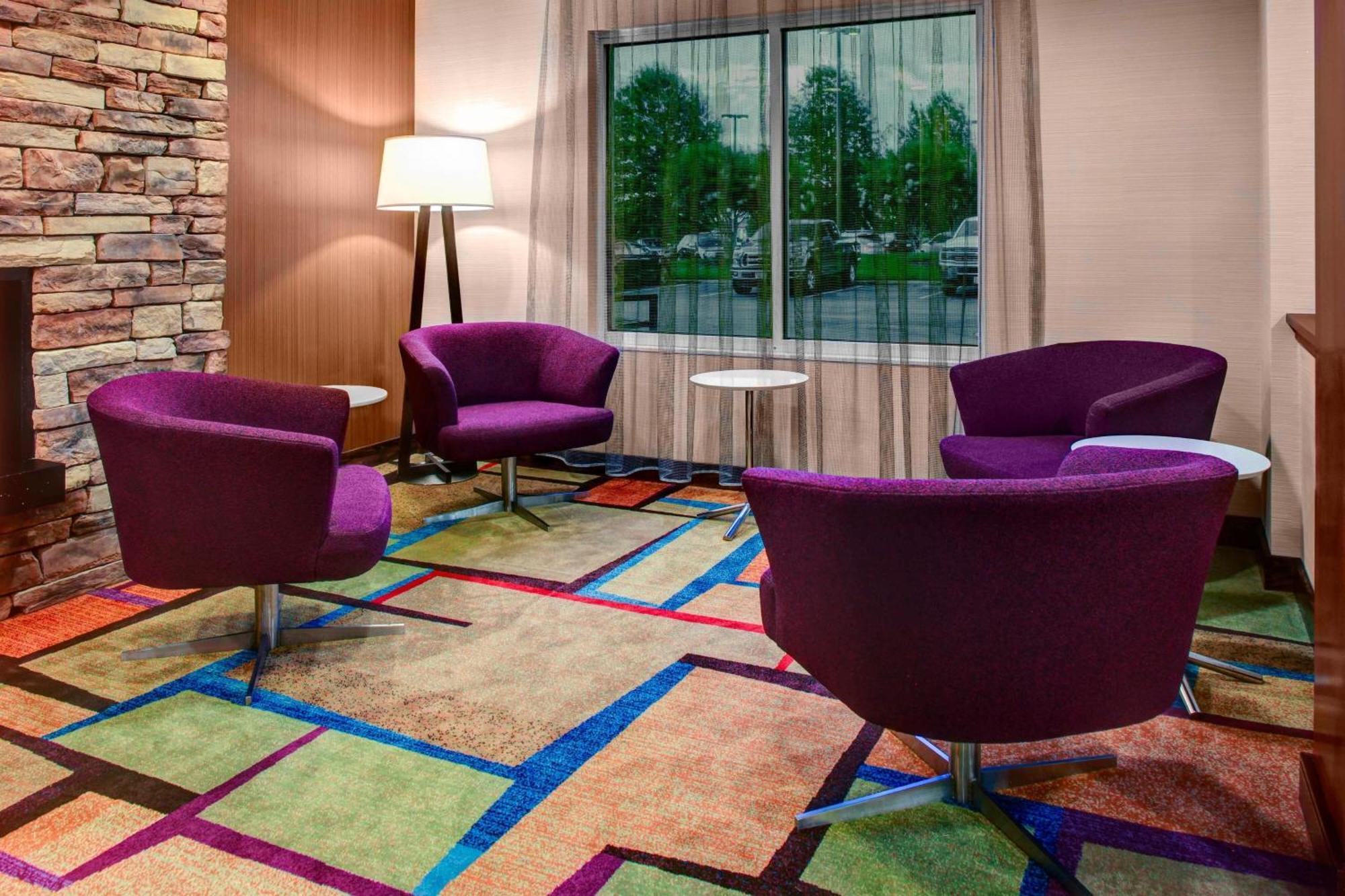 Fairfield Inn And Suites By Marriott Emporia I-95 Екстериор снимка
