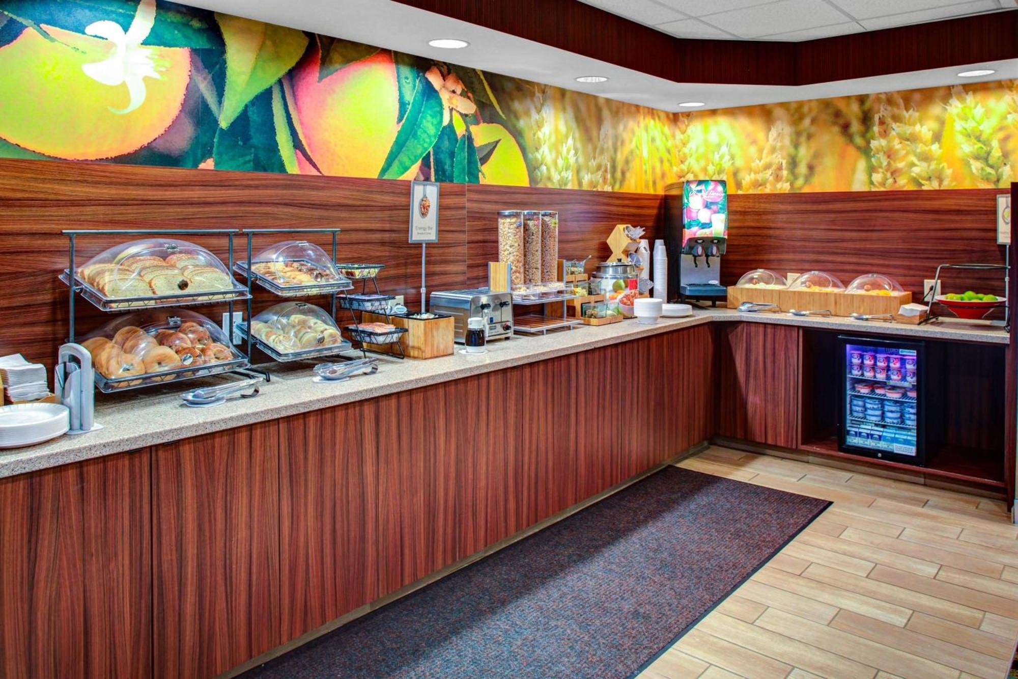Fairfield Inn And Suites By Marriott Emporia I-95 Екстериор снимка
