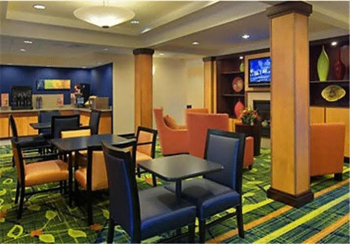 Fairfield Inn And Suites By Marriott Emporia I-95 Екстериор снимка